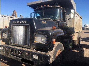 Самосвал MACK R 600: фото 1