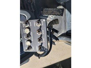 Колёсный погрузчик Komatsu WA100M-8: фото 5 Колёсный погрузчик Komatsu WA100M-8: фото 5