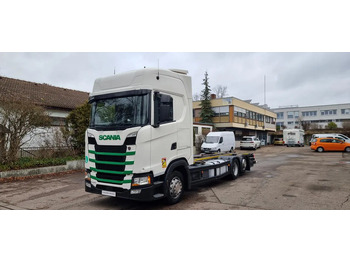 Грузовик-контейнеровоз/ Сменный кузов SCANIA