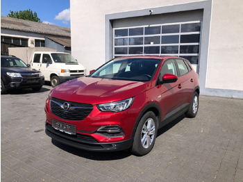 Внедорожник OPEL
