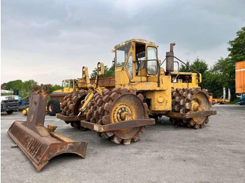 Компактор CATERPILLAR