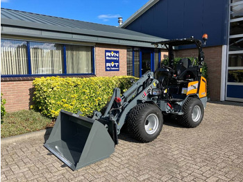 Колёсный погрузчик GIANT