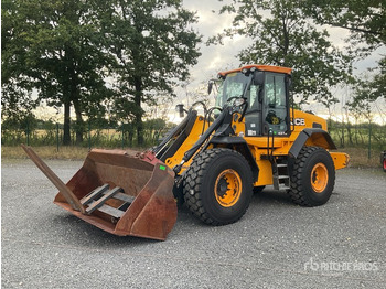Колёсный погрузчик JCB 437