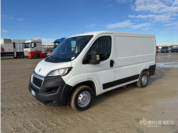 Грузовик с закрытым кузовом PEUGEOT