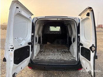 Грузовик с закрытым кузовом 2022 Renault Van Truck: фото 5