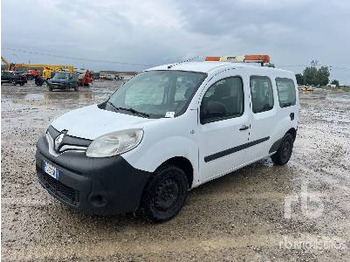 Грузовик с закрытым кузовом RENAULT