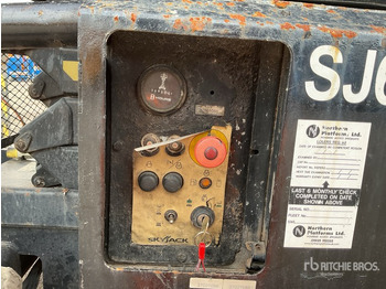 Ножничный подъемник 2007 Skyjack SJ6832RT 4x4 Diesel Scissor Lift: фото 5 Ножничный подъемник 2007 Skyjack SJ6832RT 4x4 Diesel Scissor Lift: фото 5