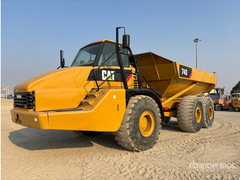 Сочленённый самосвал CATERPILLAR 740