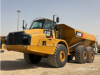 Сочленённый самосвал CATERPILLAR 740B