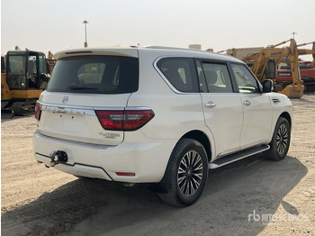 Внедорожник 2015 Nissan Patrol Platinum 4x4 SUV: фото 3