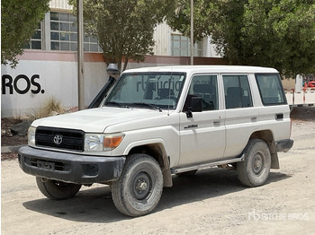 Внедорожник 2018 Toyota Land Cruiser 76L 4x4 SUV: фото 2
