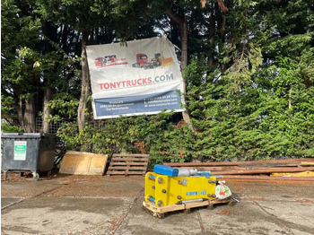 : фото в шапке страницы