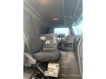 Грузовик-цистерна Volvo FMFH: фото 4