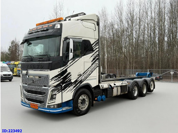 Грузовик-шасси VOLVO FH16 750