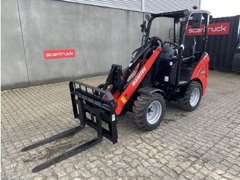 Компактный фронтальный погрузчик MANITOU MLA 2-25 H