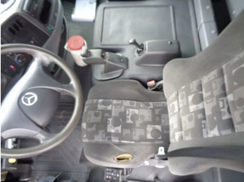 Грузовик с закрытым кузовом Mercedes-Benz Atego 822 Atego 822 + Euro 5 + Dhollandia lift: фото 4 Грузовик с закрытым кузовом Mercedes-Benz Atego 822 Atego 822 + Euro 5 + Dhollandia lift: фото 4