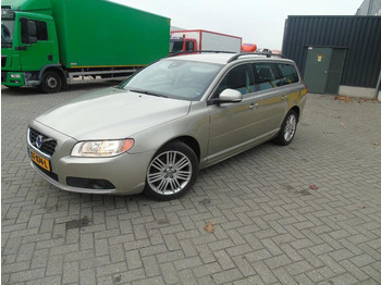 Хэтчбек Volvo V70: фото 3 Хэтчбек Volvo V70: фото 3