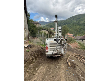 Сваебойная установка COMACCHIO