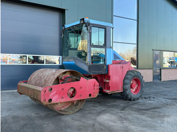 Каток AMMANN