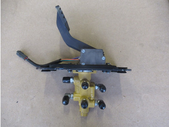 Педаль CATERPILLAR