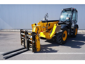 Телескопический погрузчик JCB