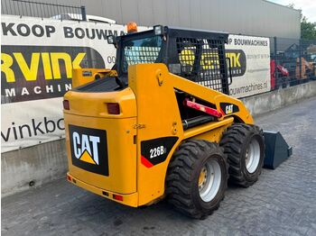 Мини-погрузчик с бортовым поворотом CATERPILLAR 226B3