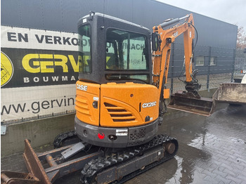 Мини-экскаватор CASE