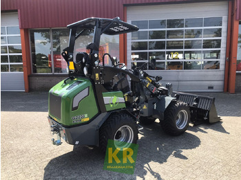 Новый Компактный фронтальный погрузчик G2200E Giant: фото 3