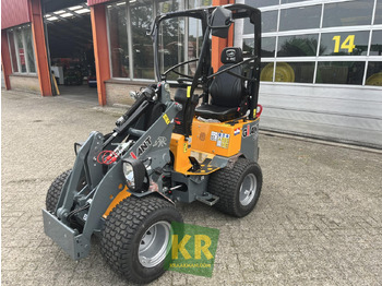 Компактный фронтальный погрузчик GIANT