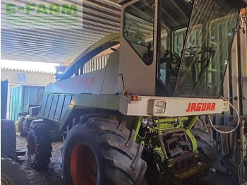 Кормоуборочный комбайн CLAAS Jaguar