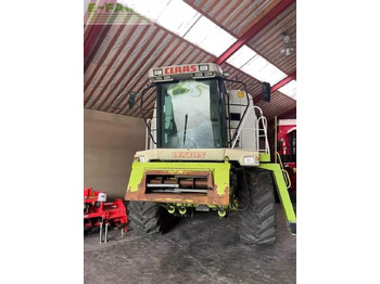 Зерноуборочный комбайн CLAAS Lexion