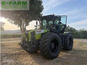 Трактор CLAAS Xerion 3300