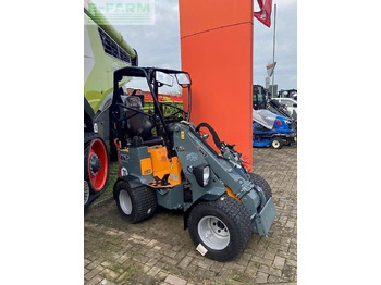 Телескопический погрузчик GIANT