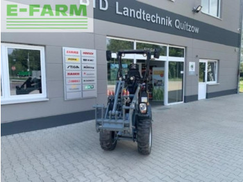 Компактный фронтальный погрузчик GIANT