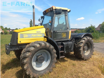 Трактор JCB