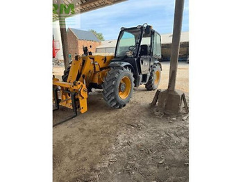Телескопический погрузчик JCB
