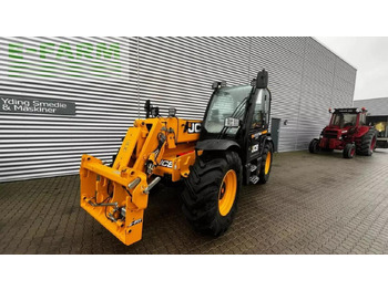 Телескопический погрузчик JCB