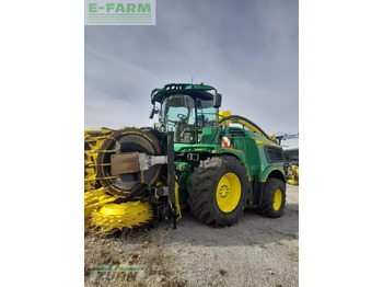 Кормоуборочный комбайн JOHN DEERE