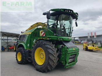 Кормоуборочный комбайн JOHN DEERE
