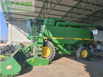 Зерноуборочный комбайн JOHN DEERE