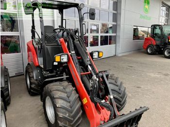 Мини-экскаватор MANITOU MLA 3-25