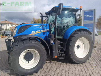 Трактор NEW HOLLAND T7.225