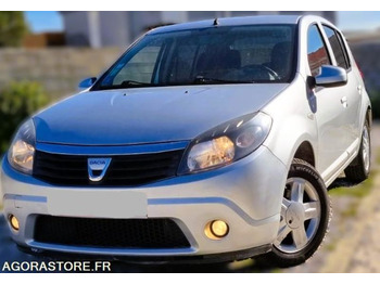 Легковой автомобиль DACIA