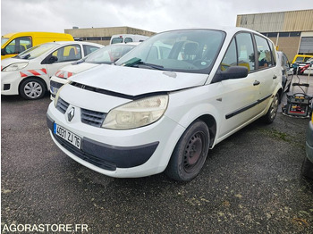 Легковой автомобиль RENAULT