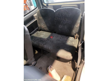 Легковой автомобиль RENAULT