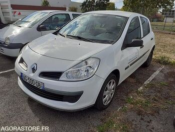 Хэтчбек RENAULT