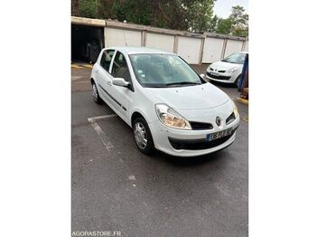 Хэтчбек Renault CLIO: фото 3 Хэтчбек Renault CLIO: фото 3