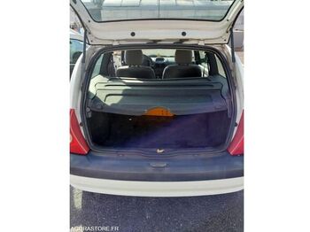 Хэтчбек Renault CLIO: фото 4 Хэтчбек Renault CLIO: фото 4