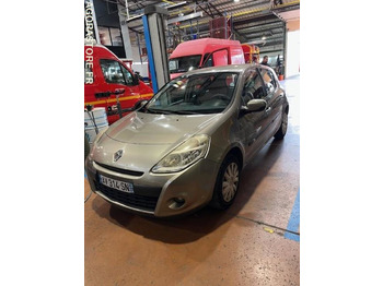 Легковой автомобиль RENAULT