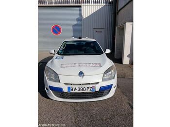Хэтчбек RENAULT